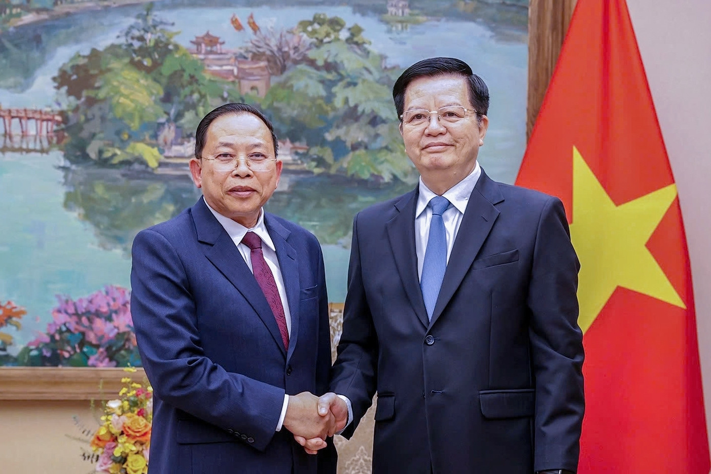 Phó Thủ tướng Mai Văn Chính tiếp Bộ trưởng Bộ Lễ nghi và Tôn giáo Campuchia