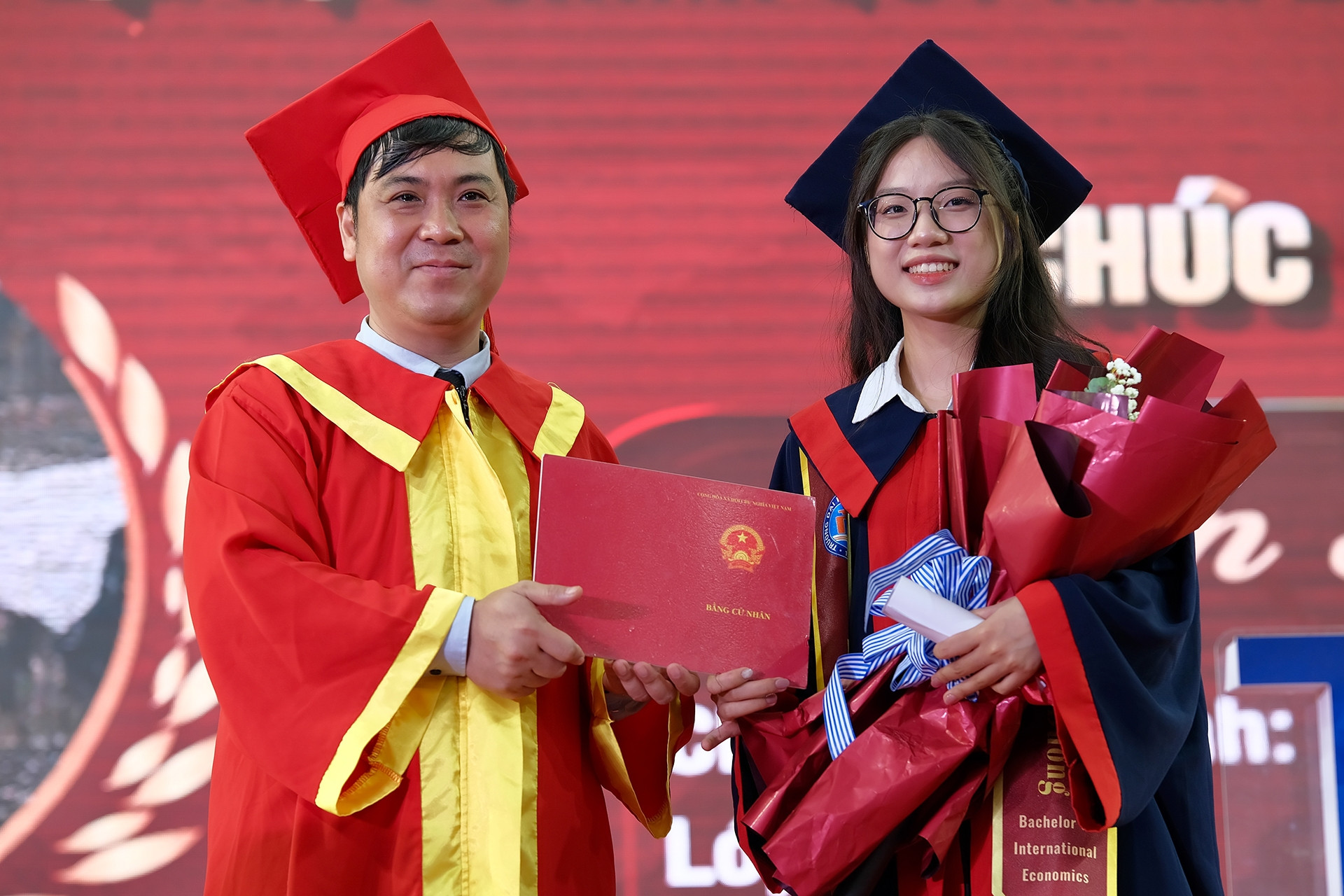 Loạt đại học tung tiền tìm nhân tài, lương 120 triệu/tháng, thưởng nửa tỷ đồng