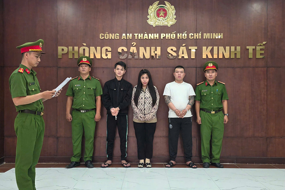 Triệt phá đường dây bán ‘khí cười’ tận nhà do Huỳnh Đức Cường cầm đầu