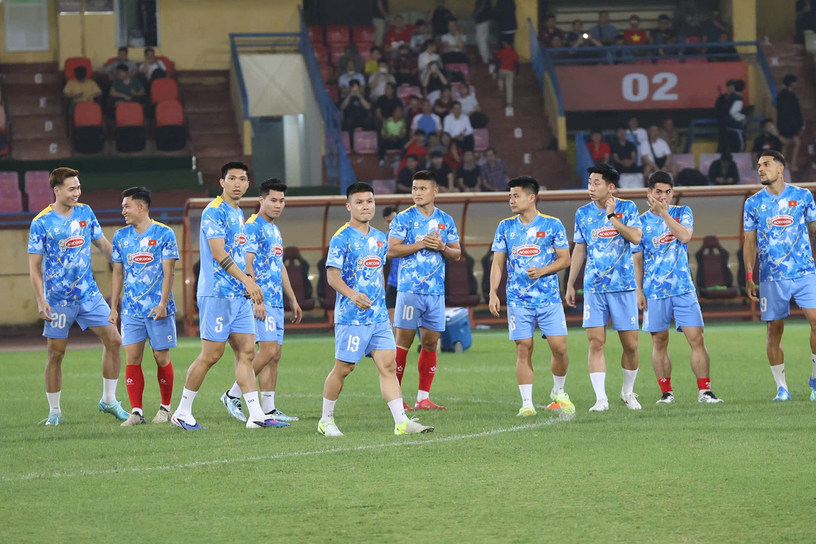 Trực tiếp bóng đá Việt Nam 1-0 Bangladesh: Đội bạn phản lưới