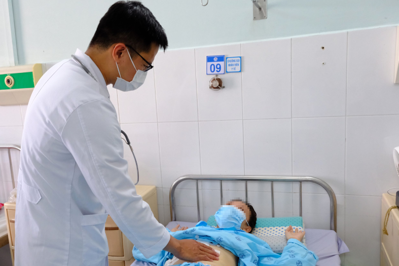 Từ 1 dấu hiệu nhiều người có, cô gái sững sờ khi phát hiện bị ung thư gan