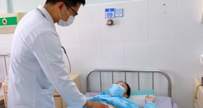 Từ 1 dấu hiệu nhiều người có, cô gái sững sờ khi phát hiện bị ung thư gan