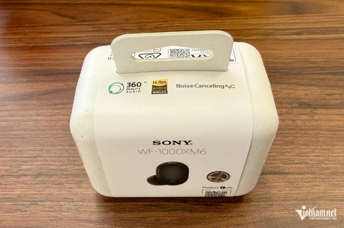 W-Hop dung tai nghe.JPG.jpg