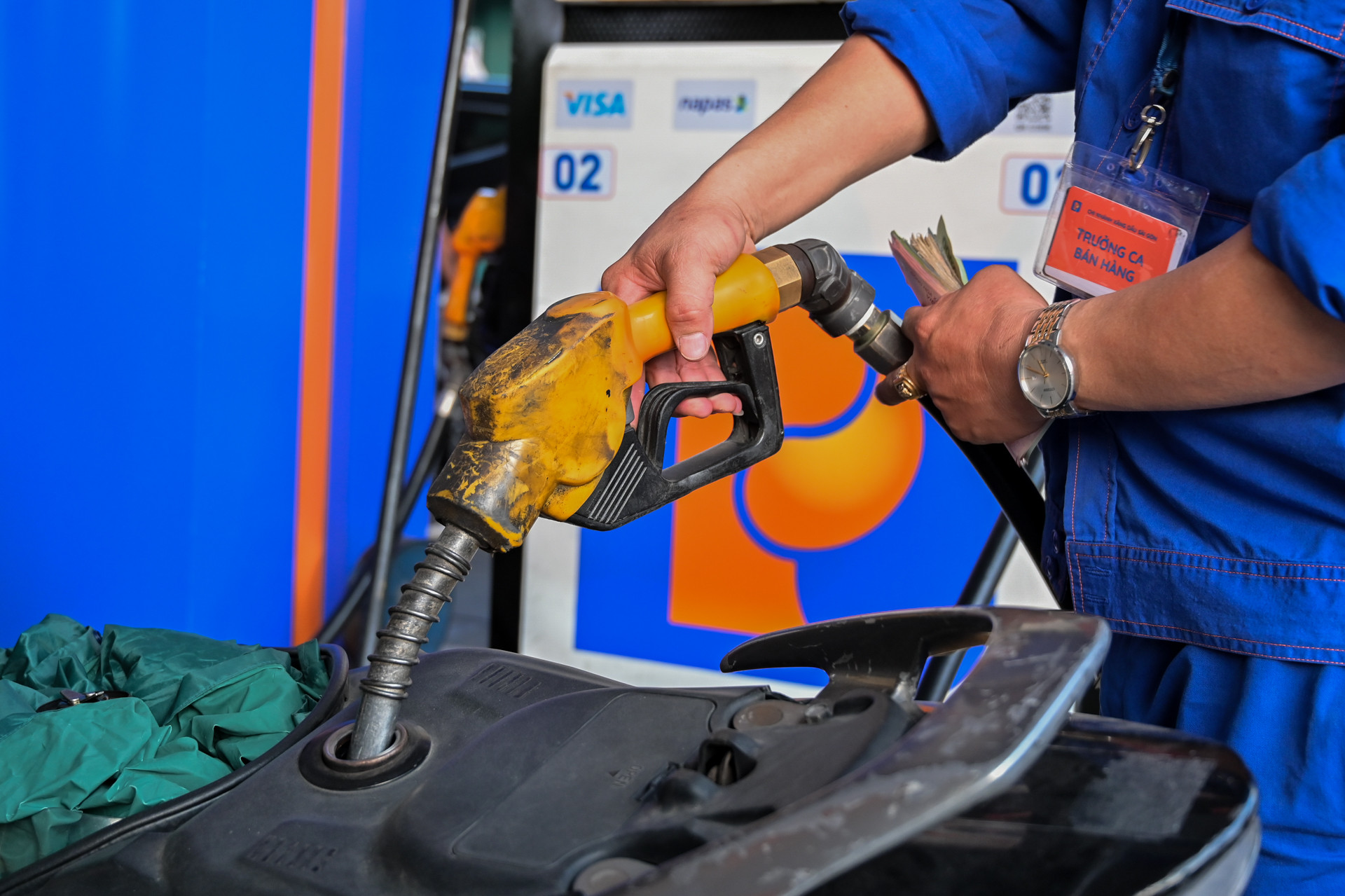 xăng dầu_ nguyễn huế 3.jpg