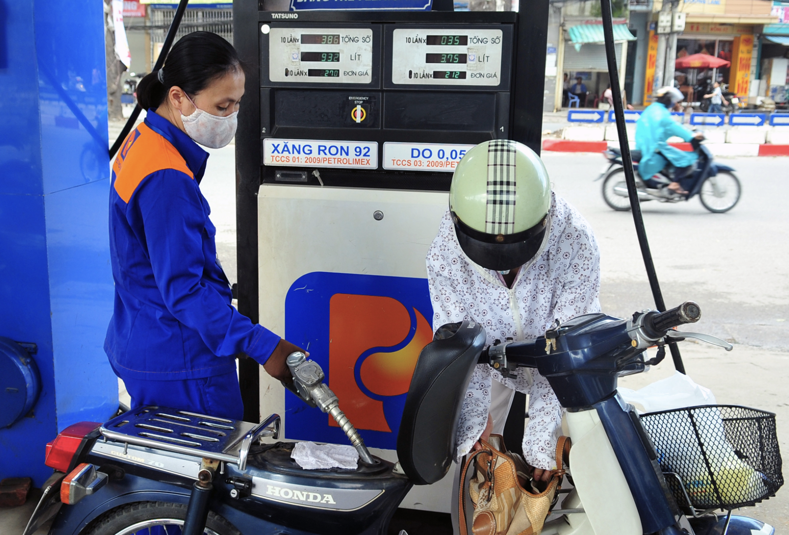 Xăng E10 chuẩn bị thay xăng khoáng: Doanh nghiệp đã sẵn sàng đến đâu?