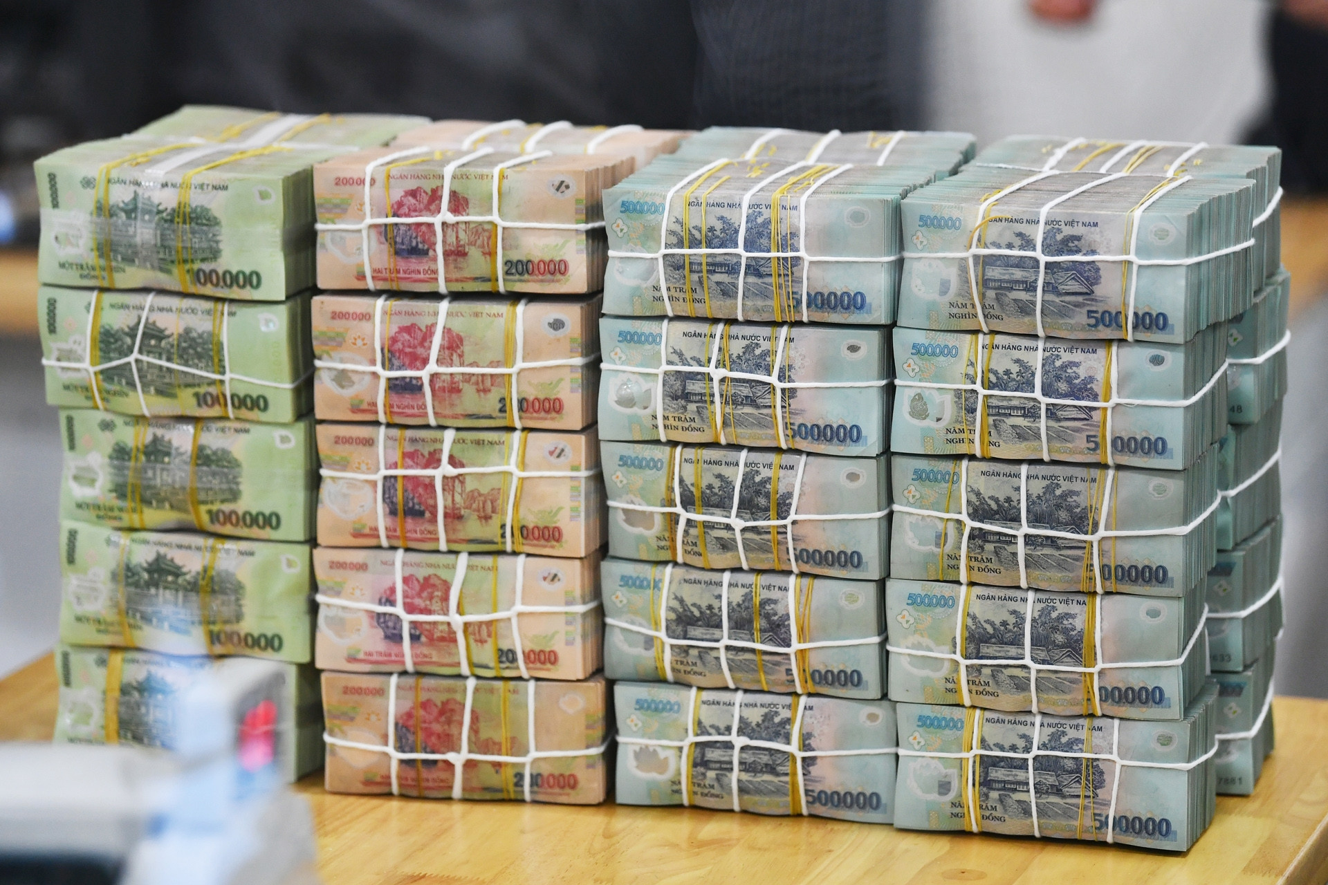  Lãi suất ngân hàng hôm nay 27/3/2026: Vừa tăng tới 0,9%, vừa có chính sách cộng thêm 