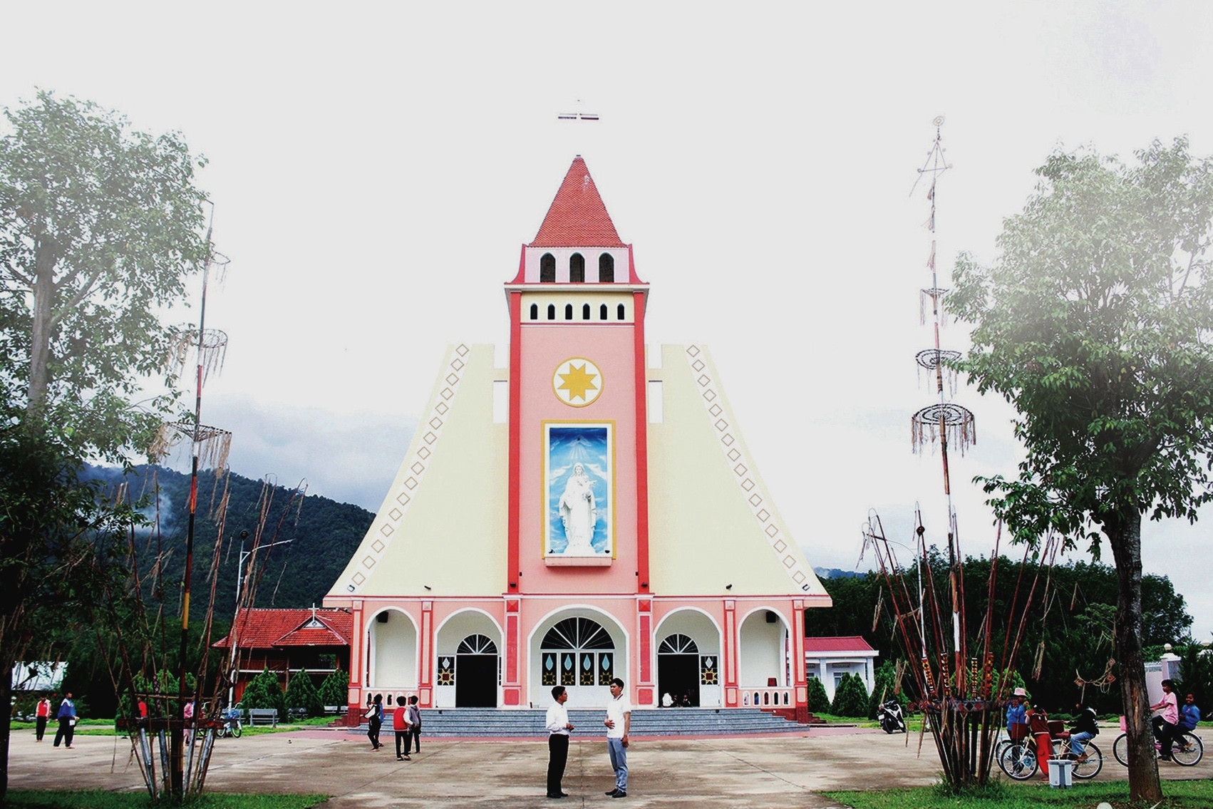 Bước phát triển quan trọng về tôn giáo và công tác tôn giáo