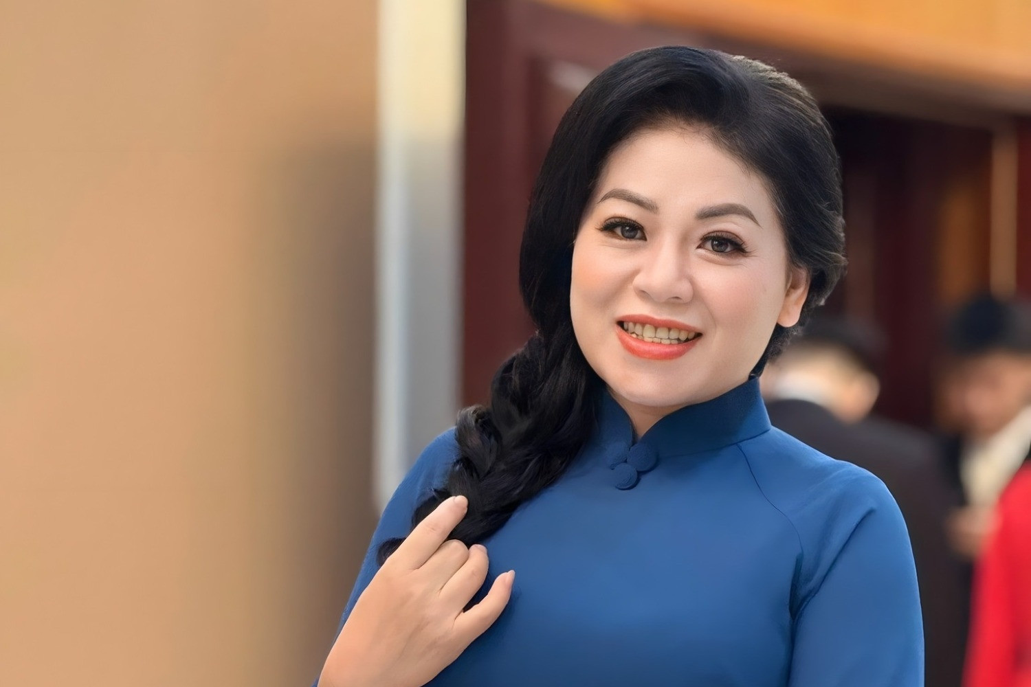 Ca sĩ Anh Thơ gây tranh cãi vì làm mới nhạc trẻ?