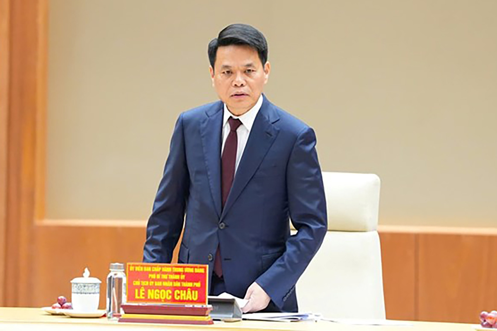 Chủ tịch TP Hải Phòng yêu cầu cắt giảm 50% thời gian giải quyết thủ tục hành chính