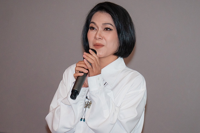 Diễn viên Đinh Y Nhung khóc kể nỗi đau xé lòng