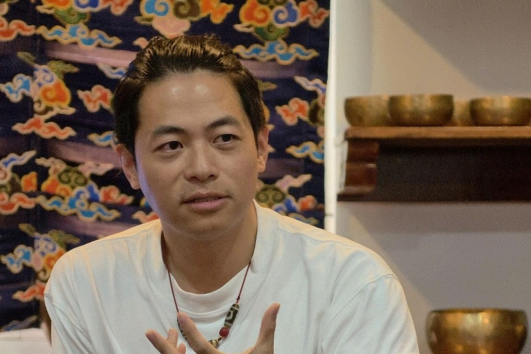 Hành trình trở về bên trong của một nhà báo Việt