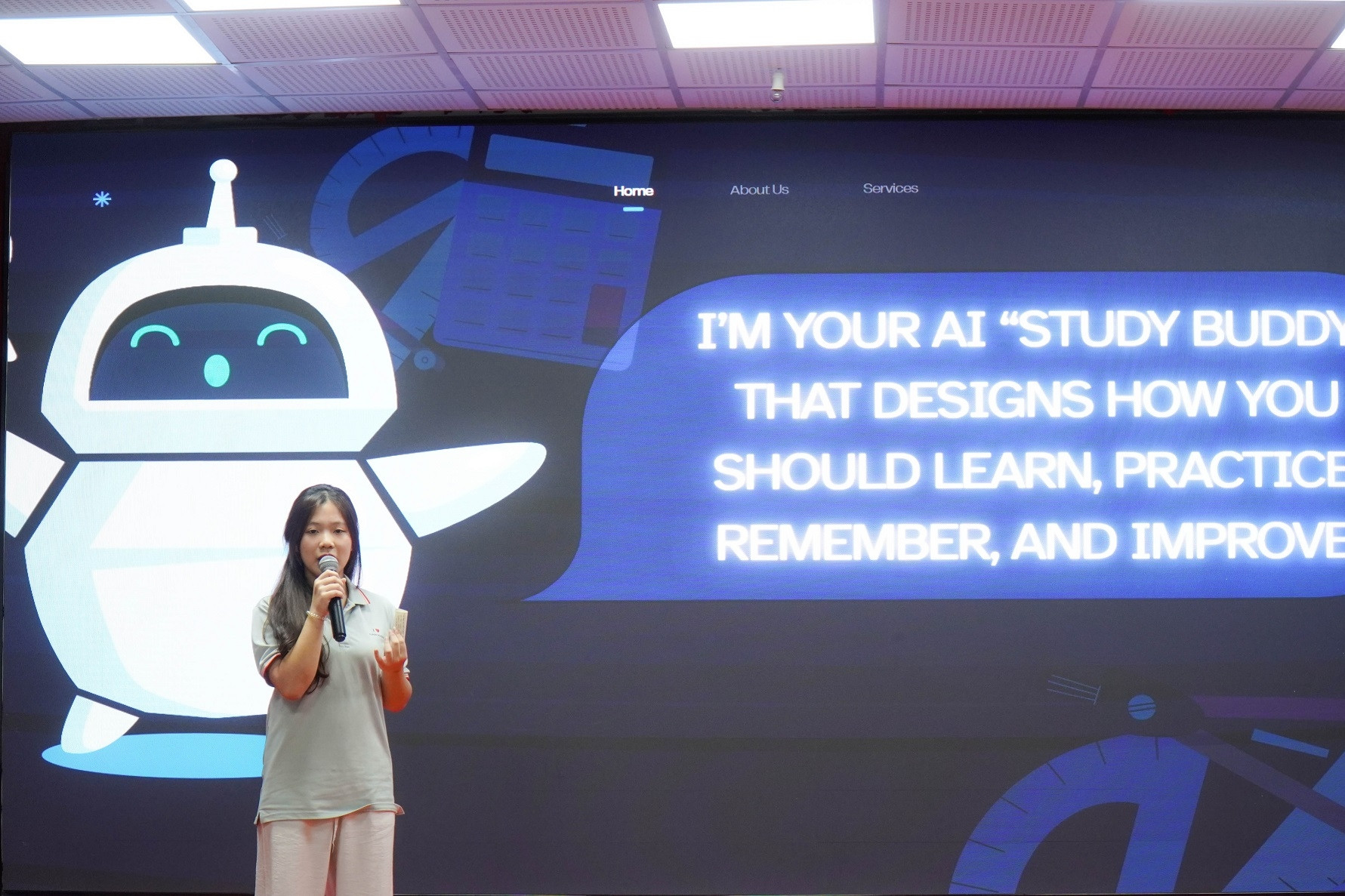 Học sinh Hà Nội đạt điểm IELTS, SAT cao ngay trong chương trình chính khóa