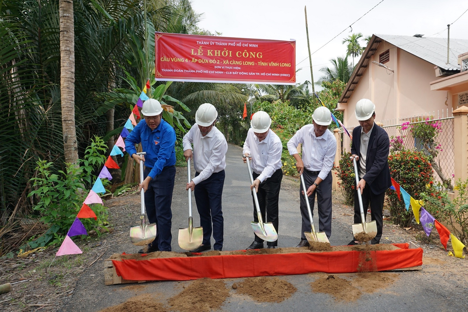 LG Electronics góp sức xây cầu dân sinh tại Vĩnh Long