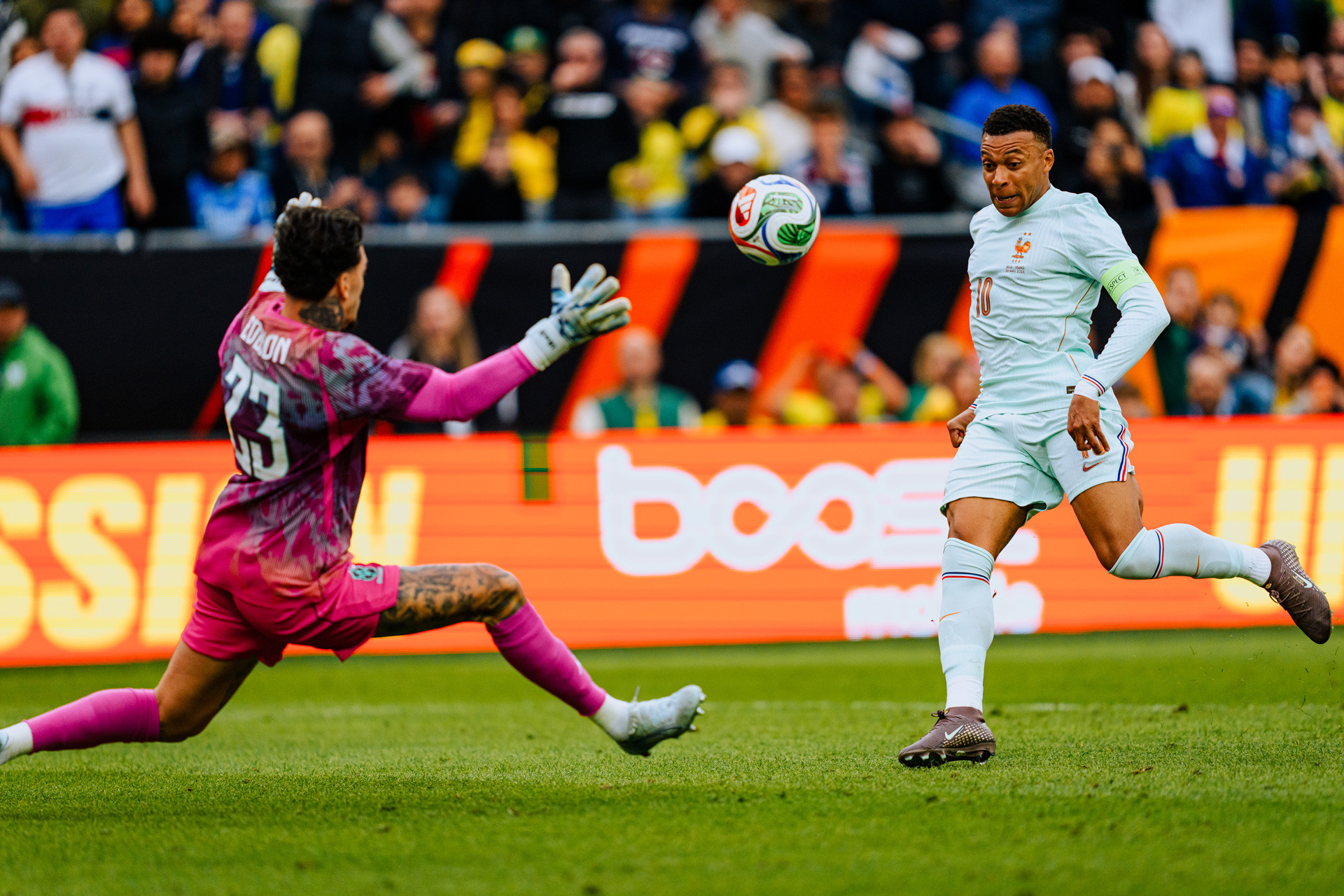 Mbappe Brazil Phap.jpg