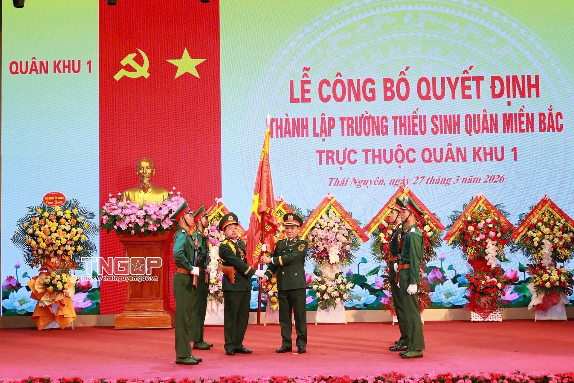 Thành lập các trường thiếu sinh quân miền Bắc, miền Trung trực thuộc 2 quân khu