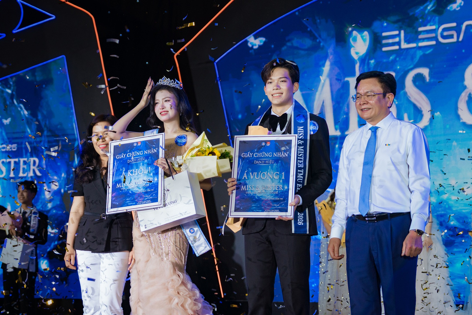 trao giải Á khôi 1.jpg