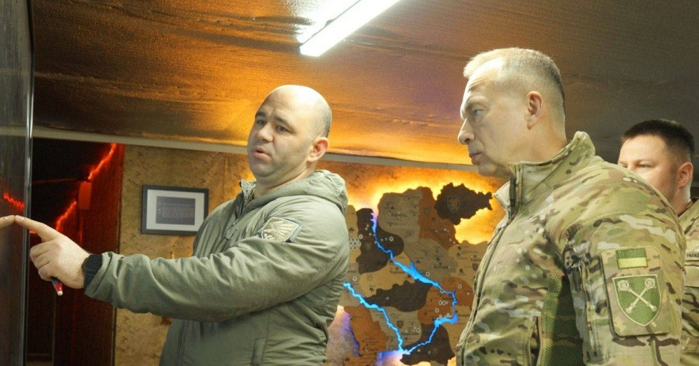 Ukraine giành lại lãnh thổ miền nam, Canada trừng phạt ‘hạm đội bóng tối’ Nga