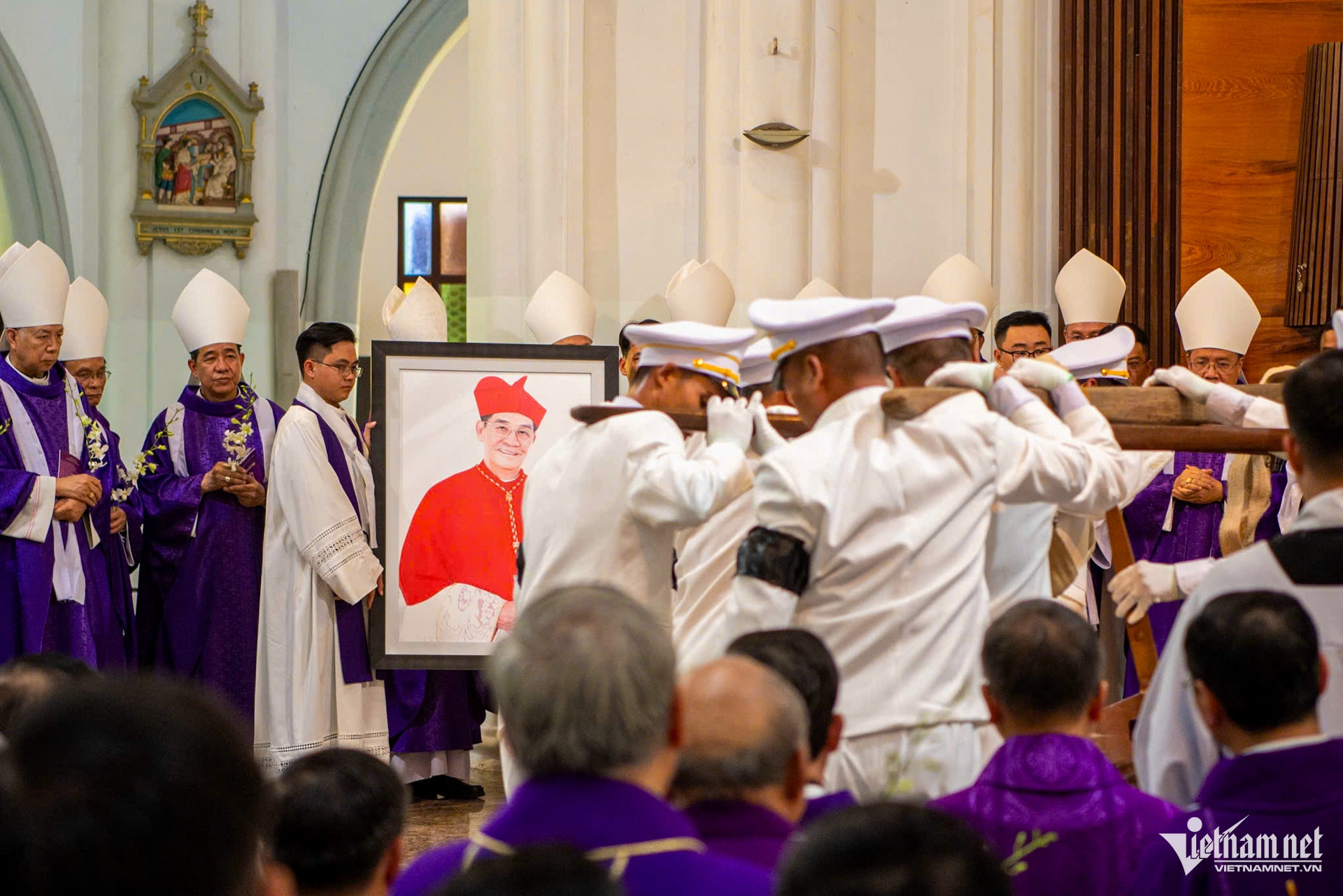 W-lễ an táng Đức Hồng y 9.jpg