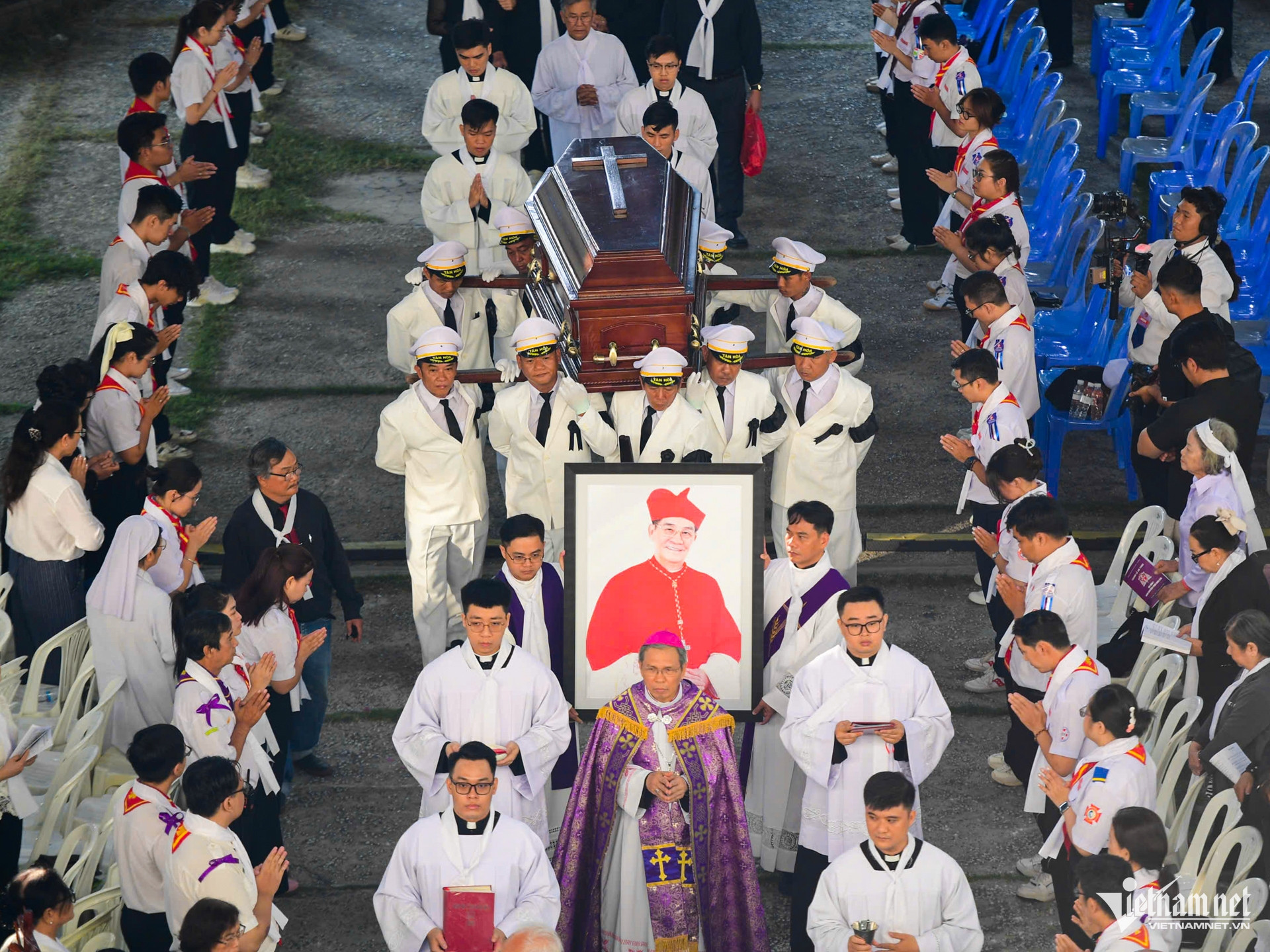 W-lễ an táng Đức Hồng y Nguyễn Huế.jpg
