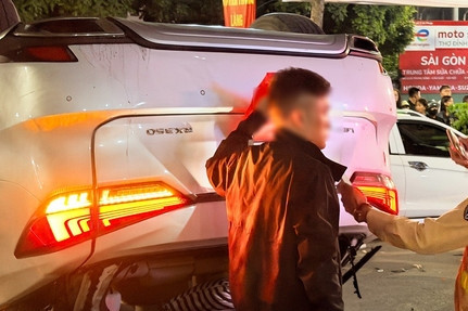 Bản tin cuối ngày 27/3: Tạm giữ hình sự tài xế ô tô Lexus tông liên hoàn 6 xe