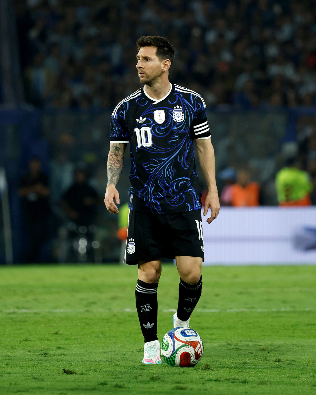 https://static-images.vnncdn.net/vps_images_publish/000001/000003/2026/3/28/argentina-messi-1-327.jpg