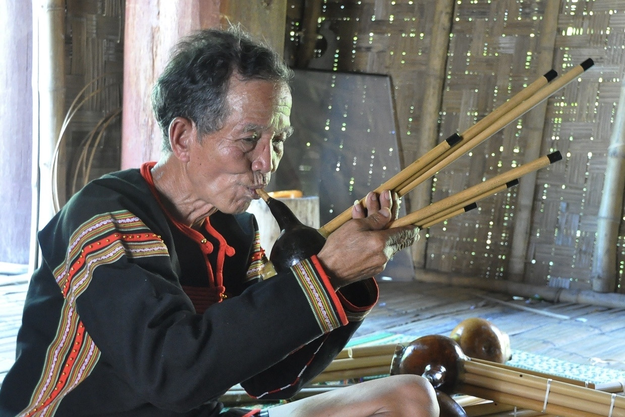  Gặp người 'giữ hồn Ê Đê' ở buôn cổ hơn nửa thế kỷ 