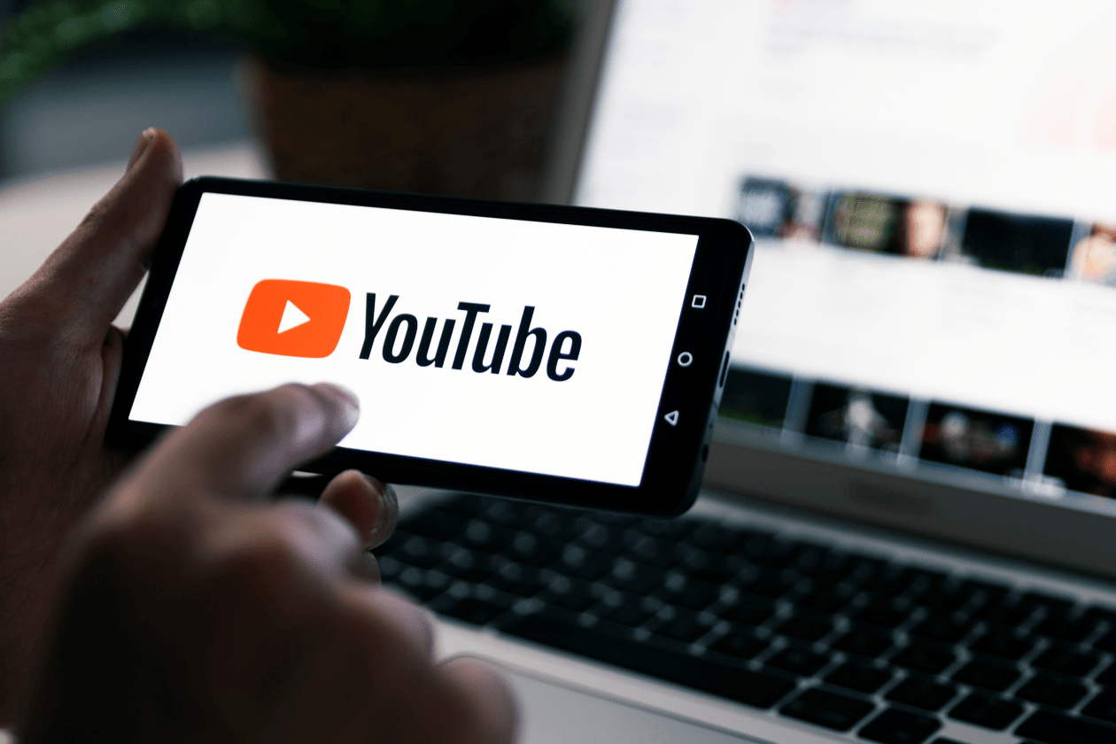 Kiếm tiền từ YouTube, đóng thuế thế nào tại Việt Nam?