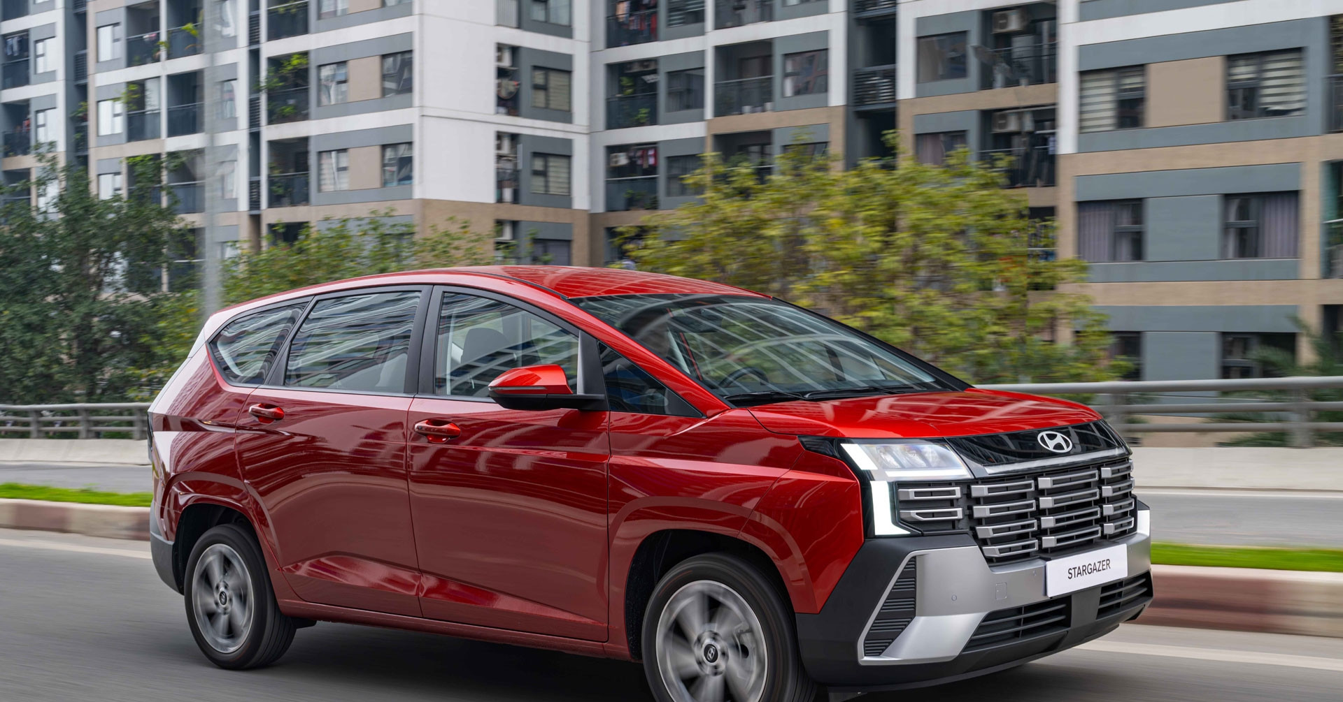 Thị Trường Ô Tô Tháng 3/2026: Sóng Gió Xe Điện Và Hybrid Lên Ngôi