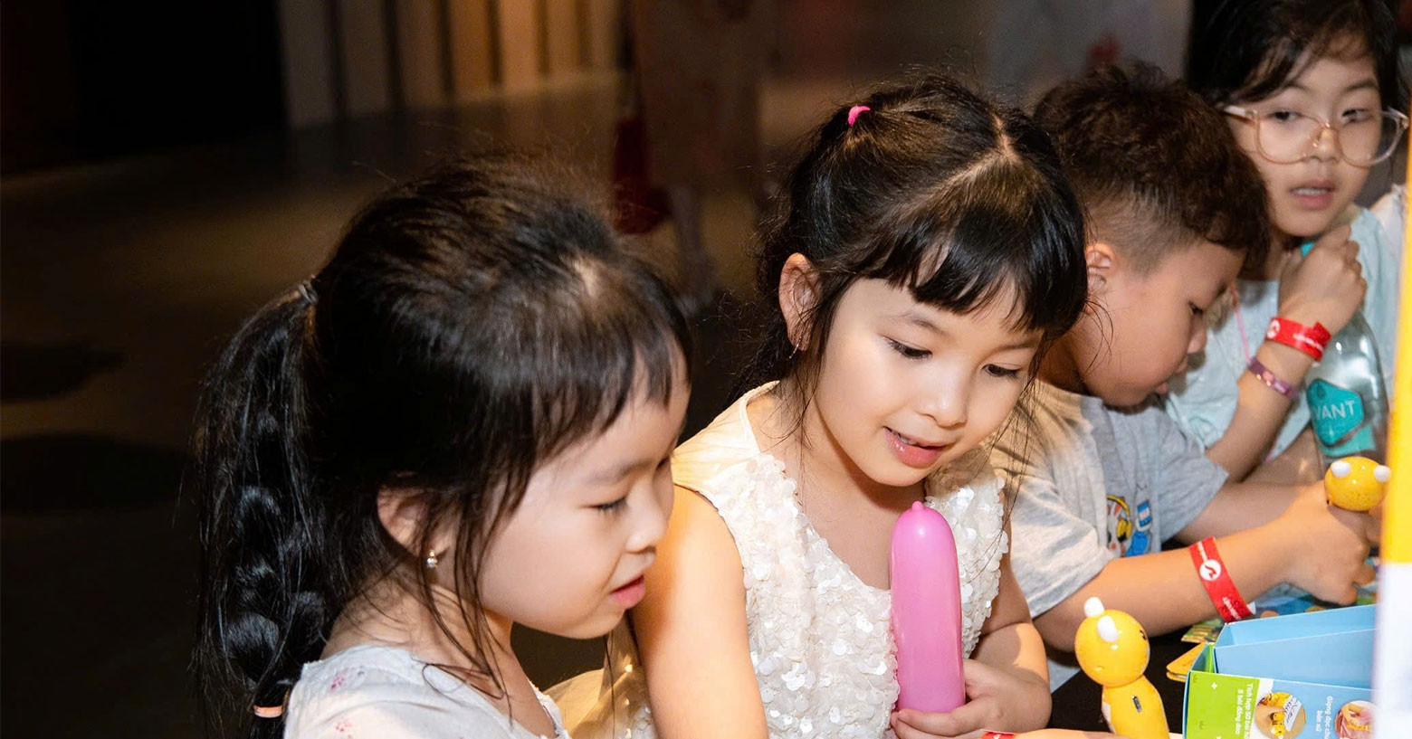 Tọa đàm Hà Nội: Cha mẹ phải là người gieo hạt đầu tiên để con yêu sách