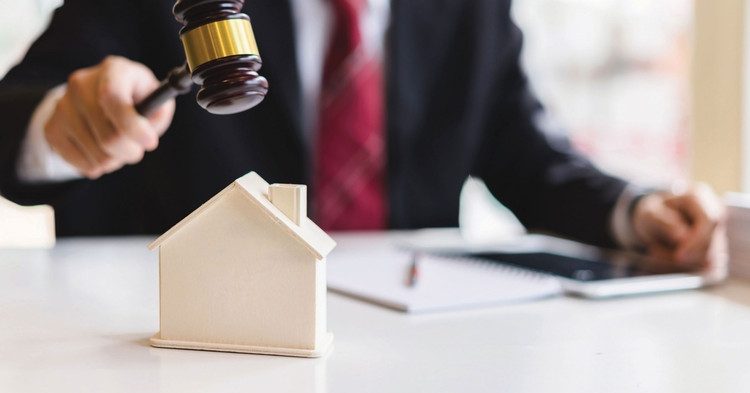 Người nào không được phép tham gia đấu giá tài sản?