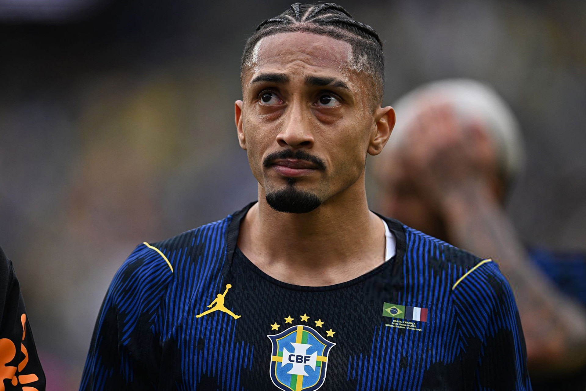 Raphinha lỡ tứ kết Cúp C1 vì virus FIFA: Báo động đỏ với Barca