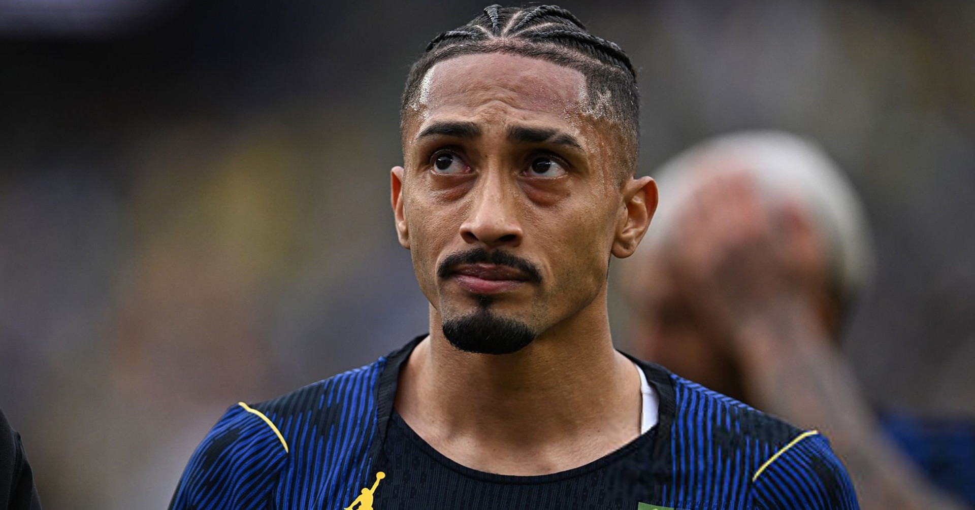 Raphinha lỡ tứ kết Cúp C1 vì virus FIFA: Báo động đỏ với Barca