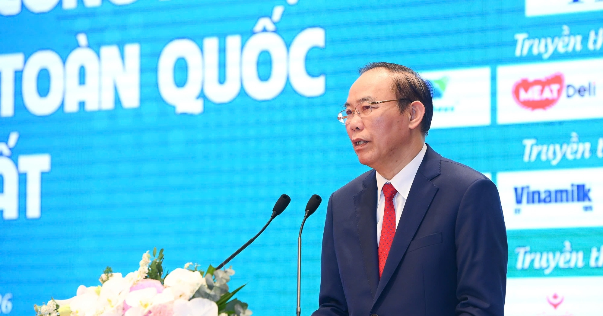 Thứ trưởng NN&MT cảnh báo kháng kháng sinh từ vật nuôi sang người