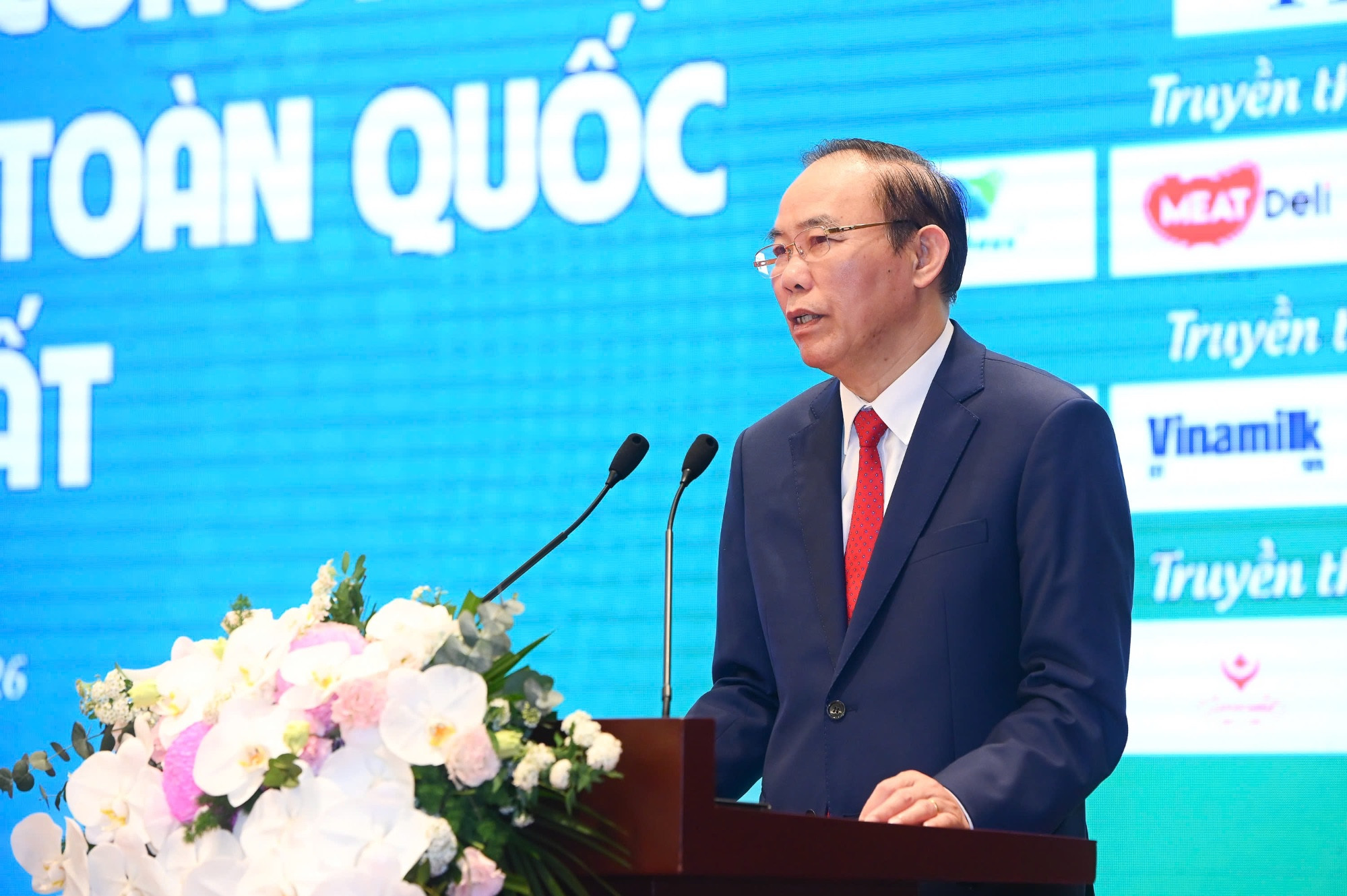 thứ trưởng Phùng Đức Tiến .jpg