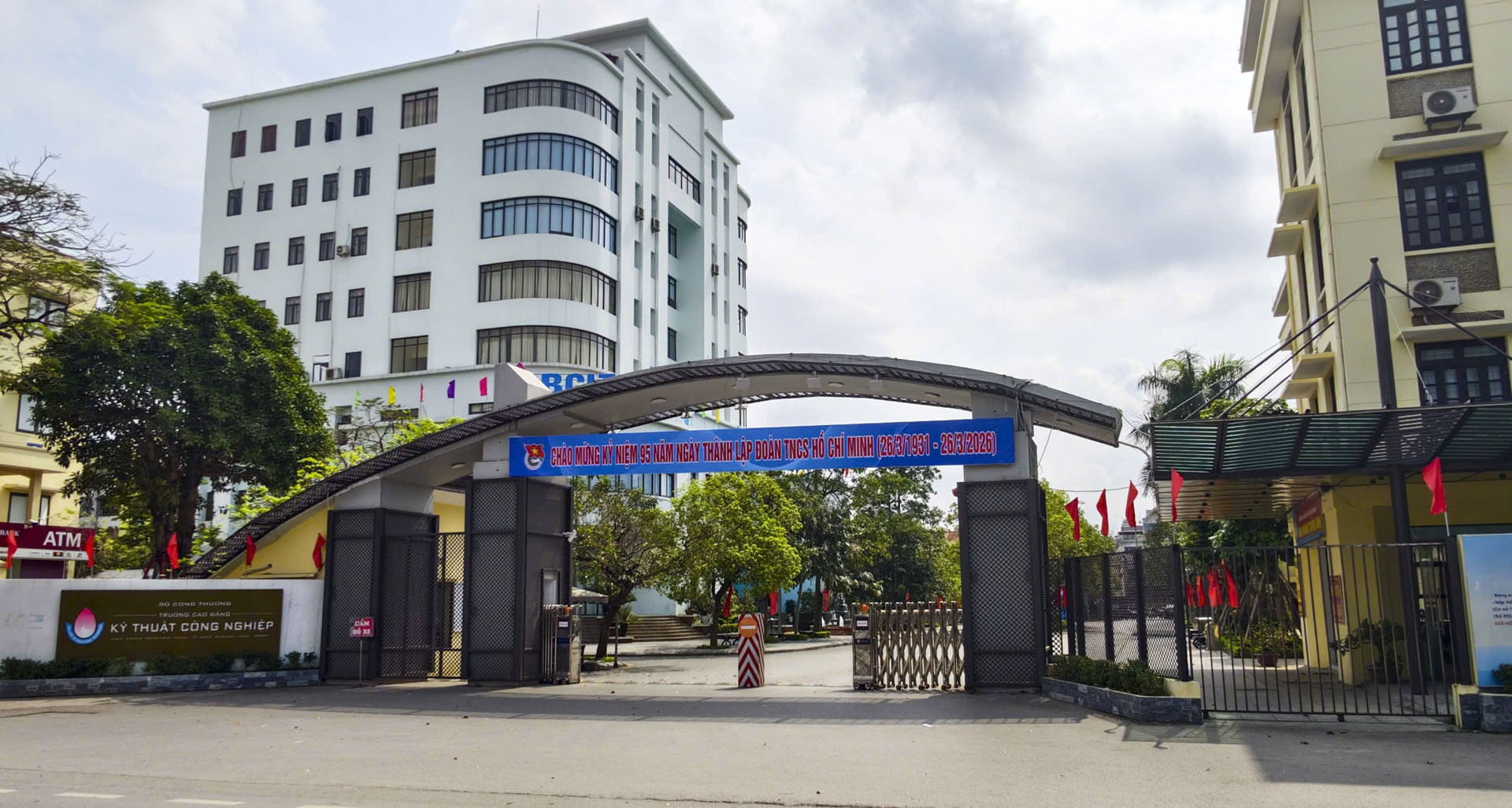 Trường Cao đẳng Kắc Giang phản bác thông tin ép sinh viên tăng ca thực tập