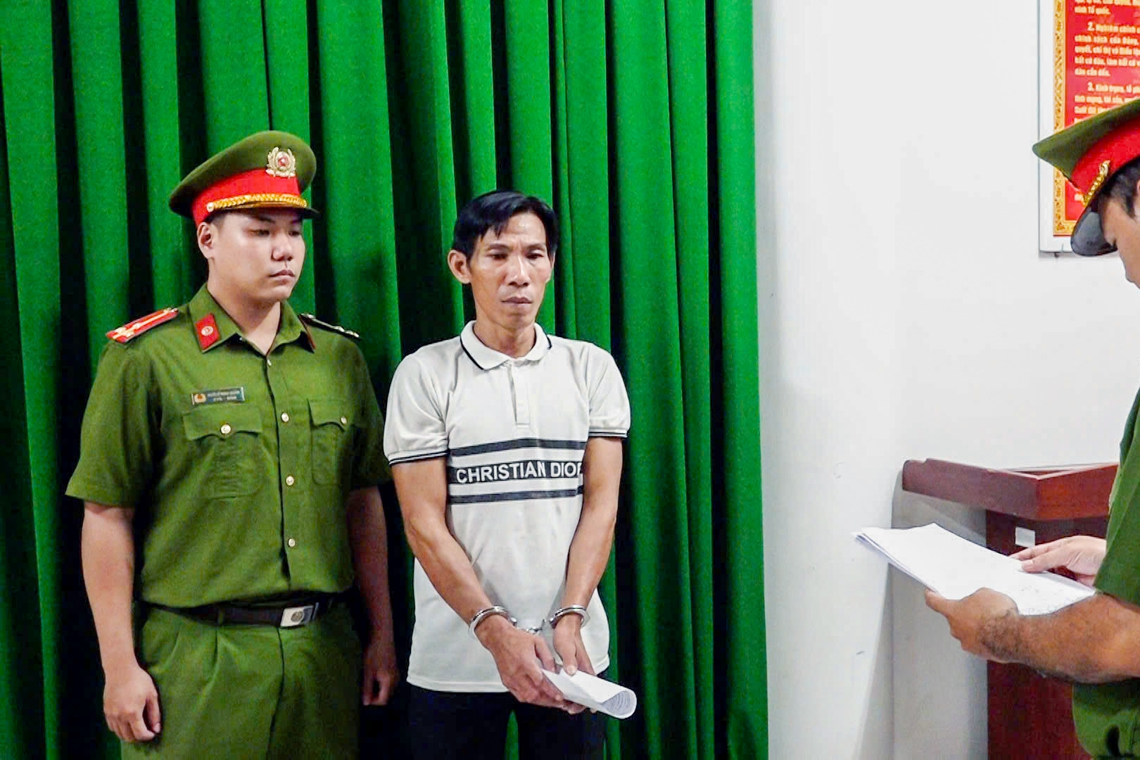 Vụ cán bộ công an hy sinh ở Khánh Hòa: Bắt tạm giam 2 đối tượng