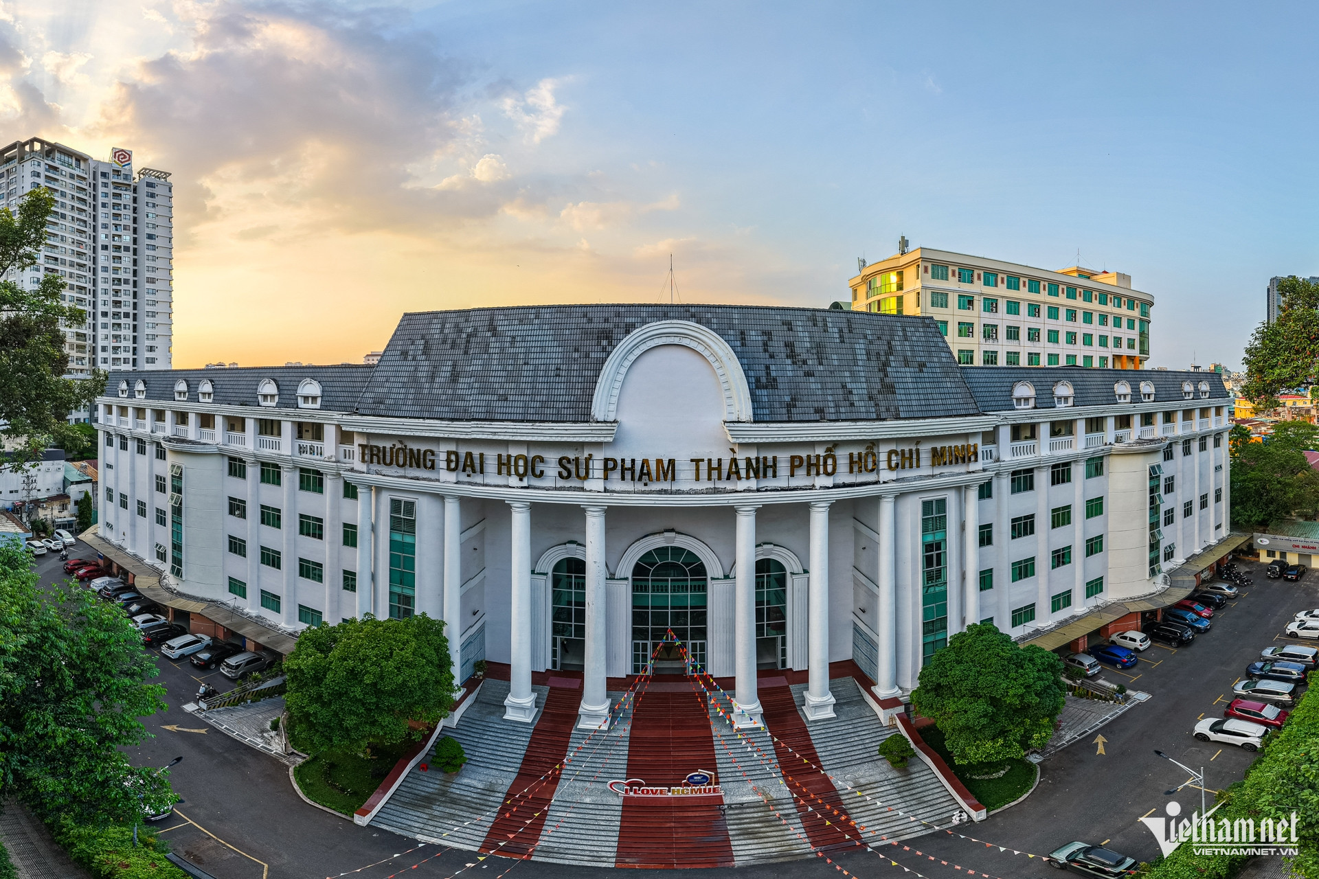 W-đại học   Nguyễn Huế 5.jpg