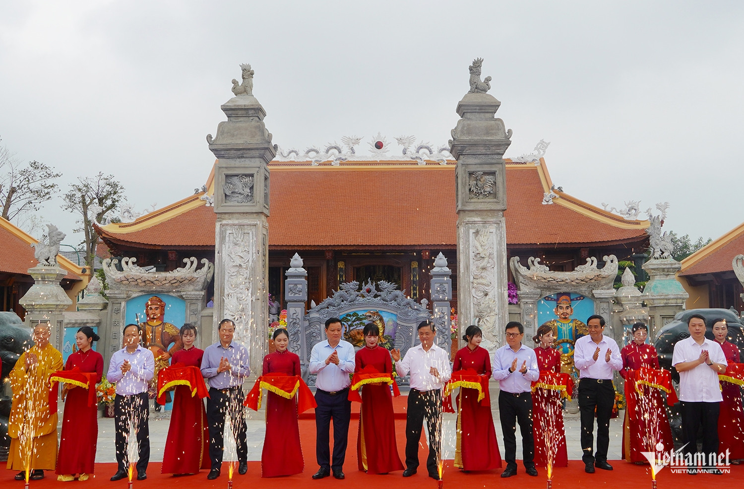 W-đền thờ Lê Đức Tuy.JPG.jpg