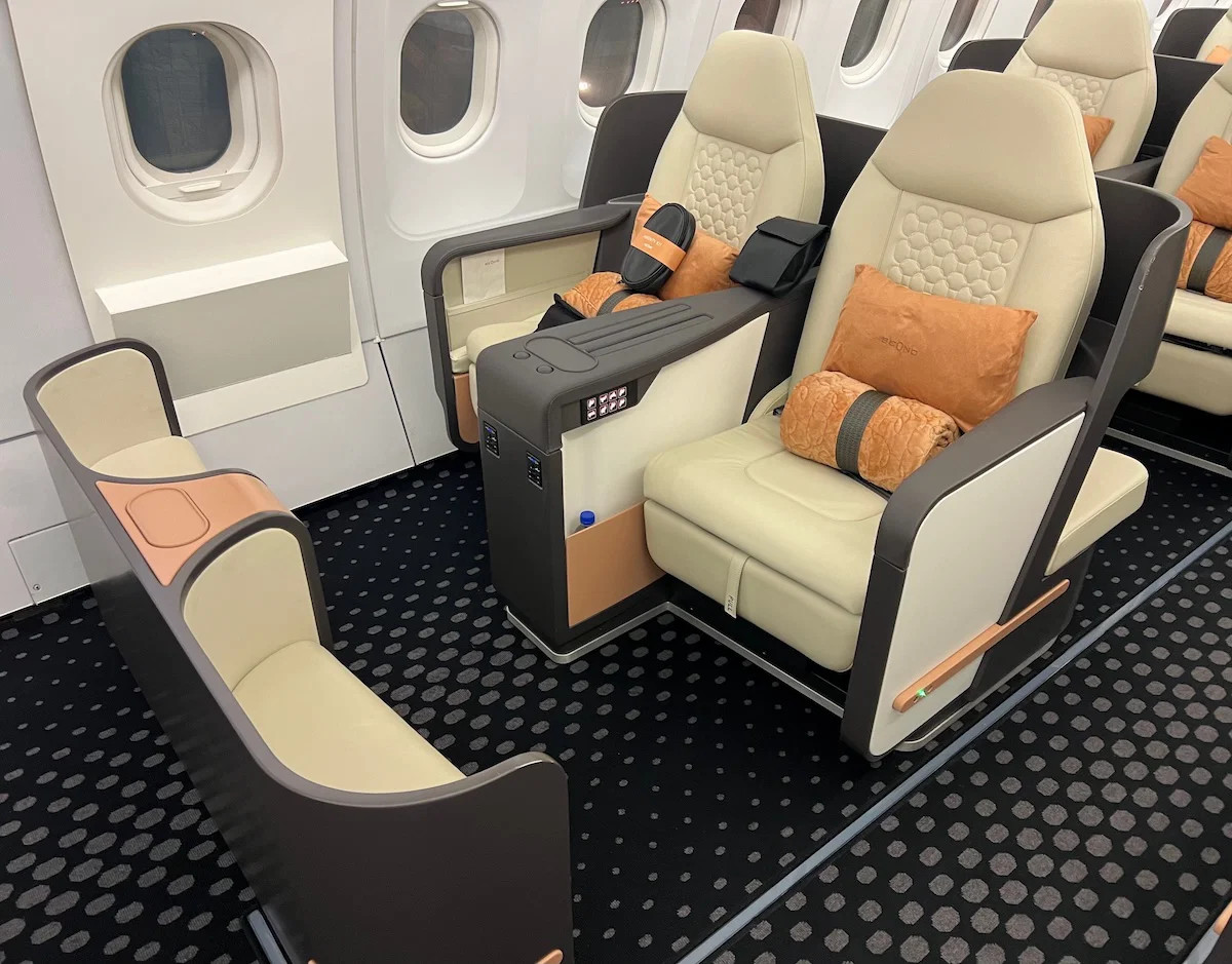 Beond Airlines Business Class A319 11.webp