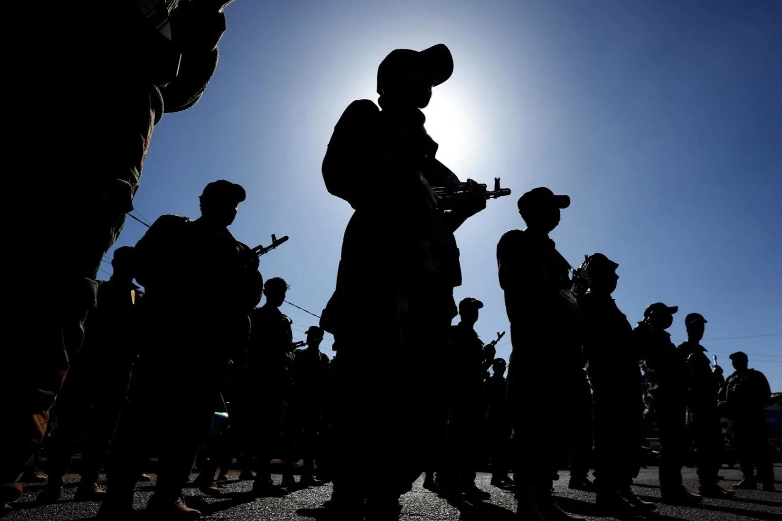 Chiến binh Houthi. Ảnh: EFE/EPA