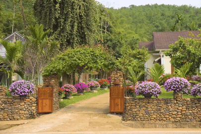 Gia chủ Thanh Hóa dựng nhà vườn 1.500m2 khác lạ, hàng xóm từ 'chê cười' đến khen