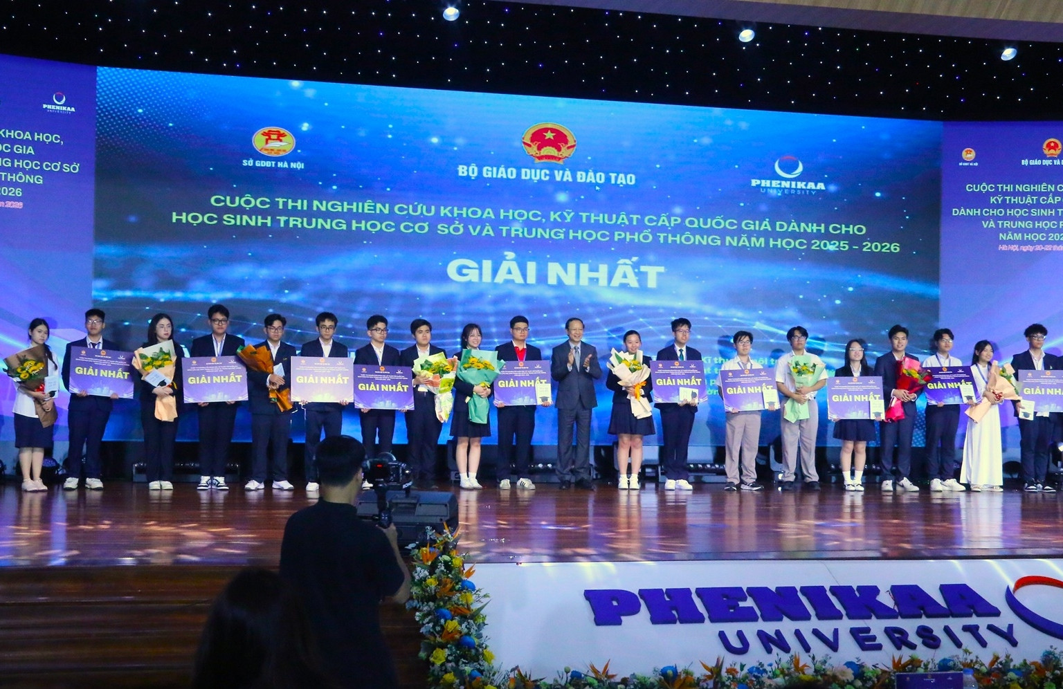  Giải Nhất thi khoa học kỹ thuật của học sinh bị tố giống bài của một phó giáo sư 