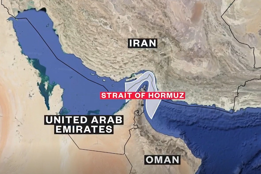 Iran cho hơn 20 tàu Pakistan qua eo biển Hormuz, Houthi tiếp tục tấn công Israel