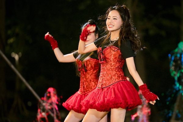 MC Xuân Anh VTV khoe vũ đạo nóng bỏng, NSƯT Xuân Hinh chèo thuyền hát quan họ