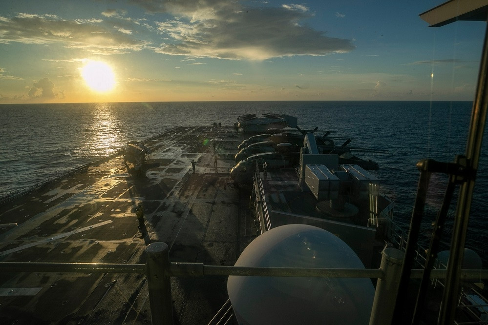 Mỹ công bố hình ảnh tàu đổ bộ tấn công Tripoli xuất hiện ở Trung Đông