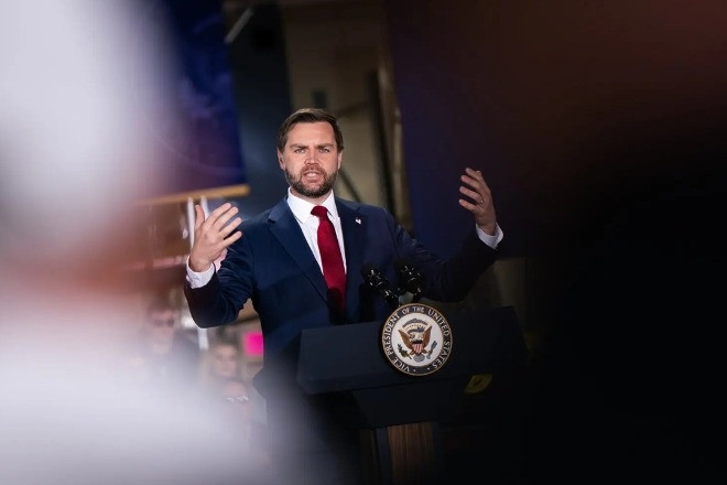 Mỹ nói xung đột Iran kéo dài thêm một thời gian ngắn, giá nhiên liệu sắp giảm