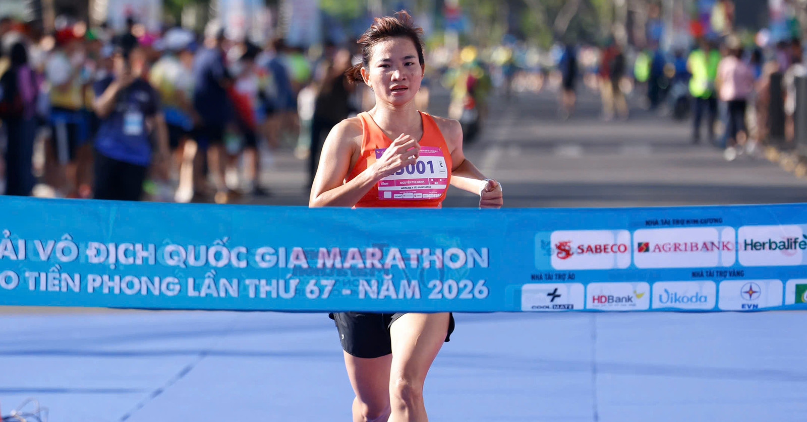 Nguyễn Thị Oanh 10 lần liên tiếp vô địch Tiền Phong Marathon