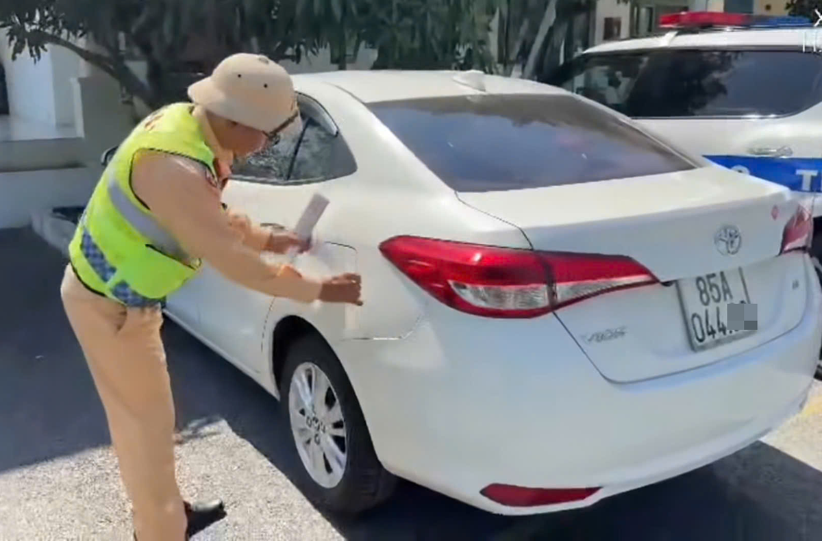 Phát hiện ô tô hết hạn đăng kiểm vẫn lưu thông trên cao tốc Vĩnh Hảo - Phan Thiết