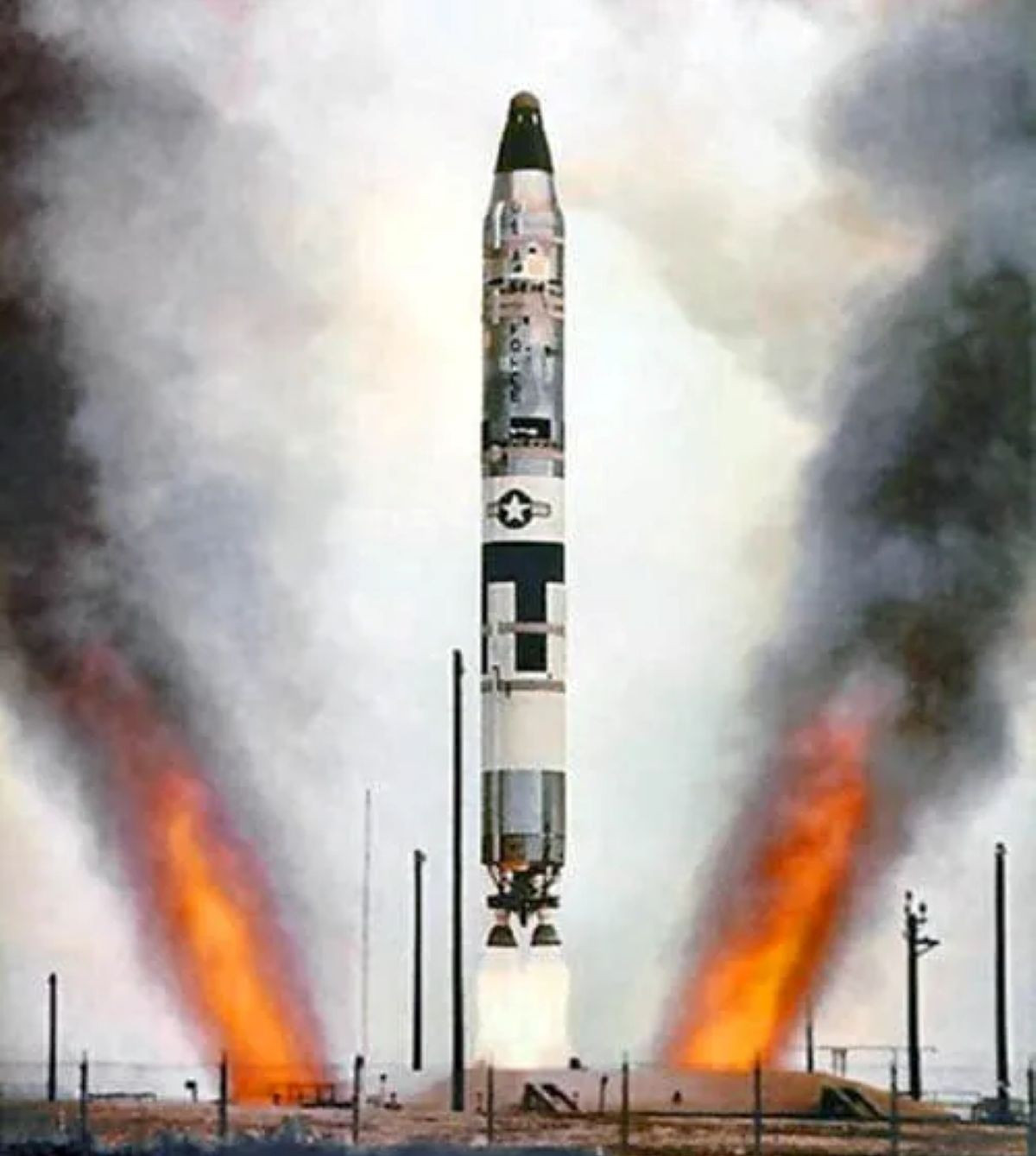 Tên lửa Titan II Mỹ 2.jpg
