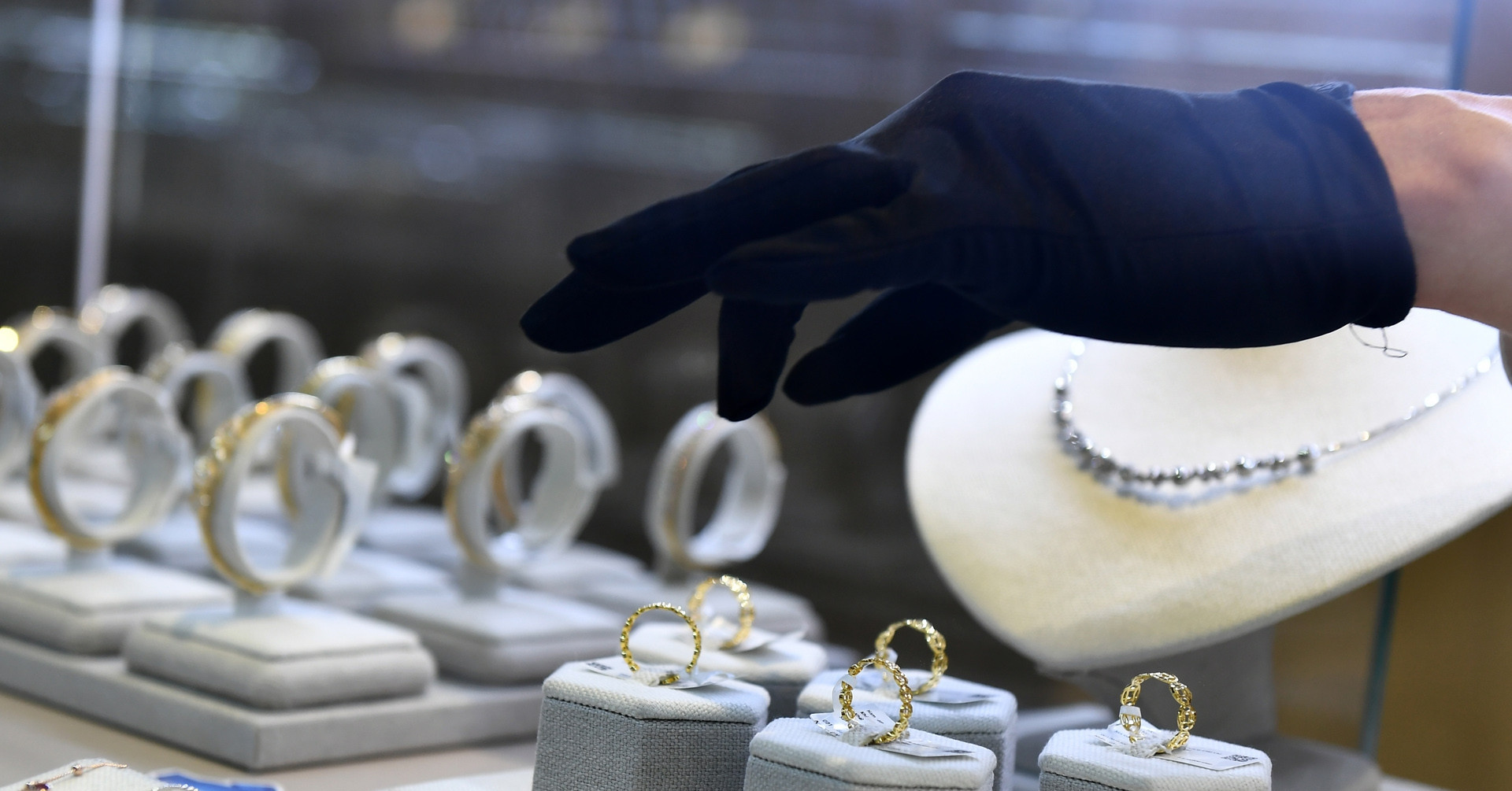 Biến cố mới ở vàng Bảo Tín Minh Châu; kiếm 28 triệu/tháng có thể chưa cần nộp thuế TNCN